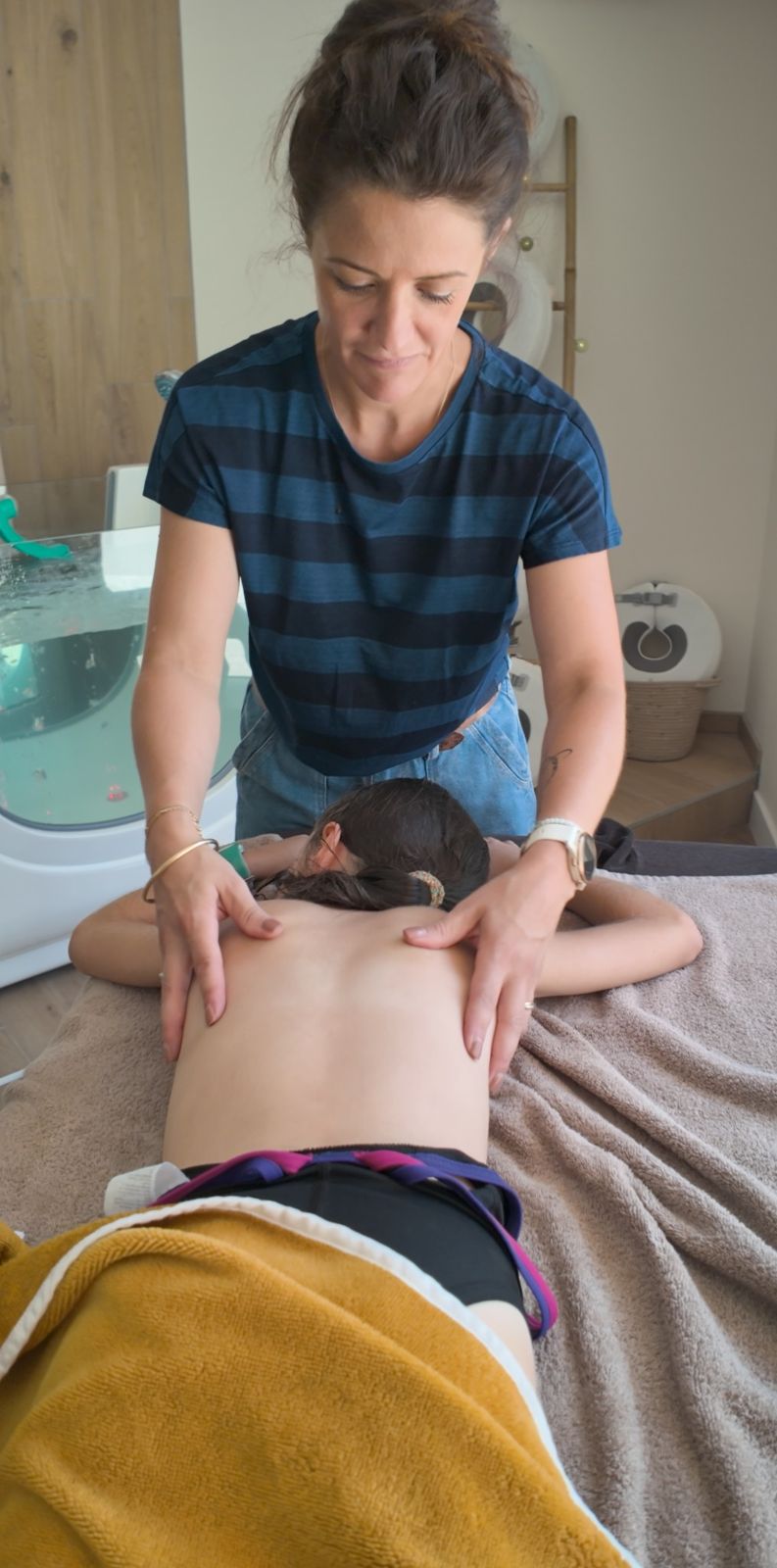 Massage prénatal et postnatal — Hauméa Baby Spa Clermont-Ferrand